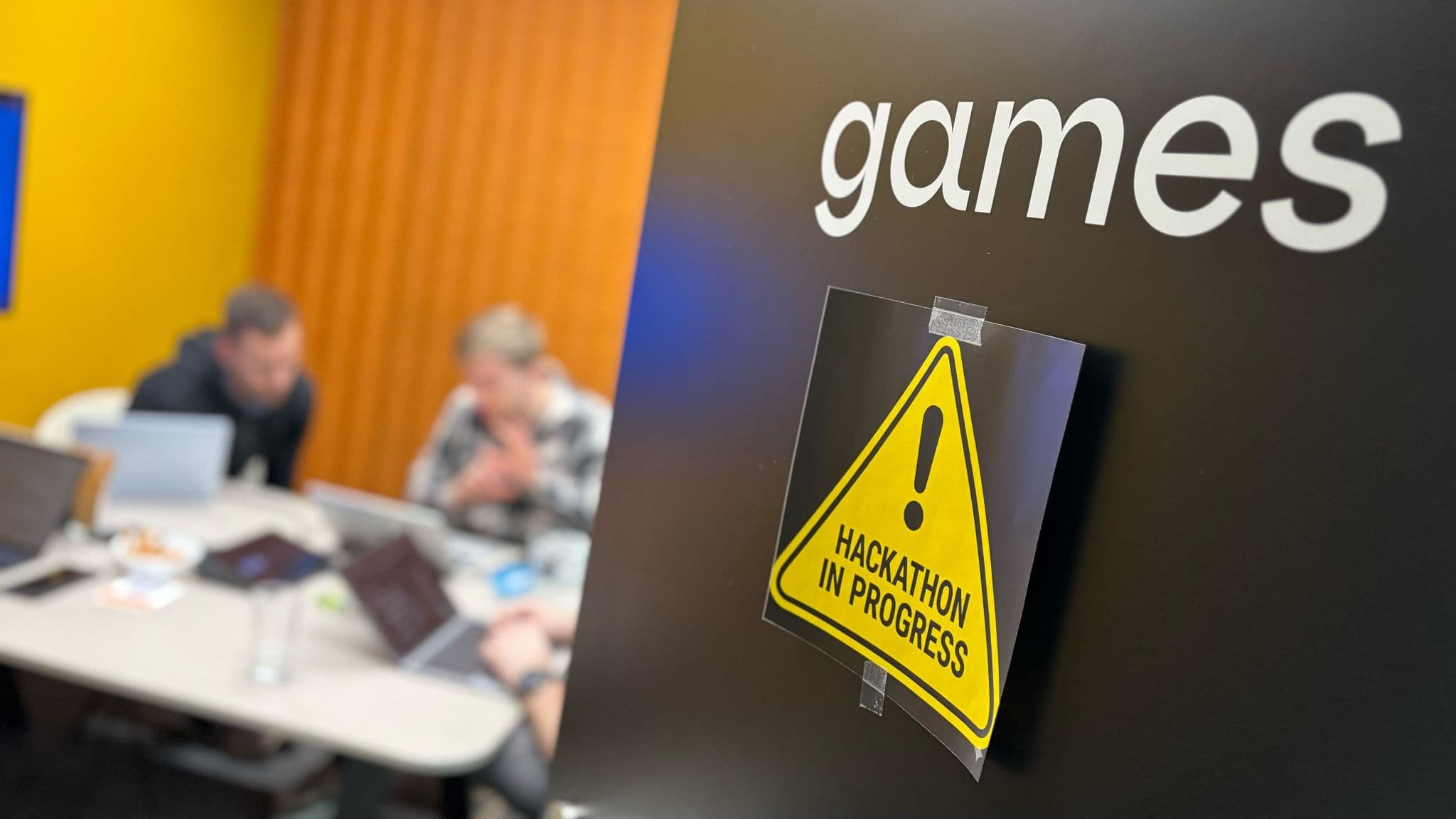 90% adopce AI ve 13 vývojových týmech